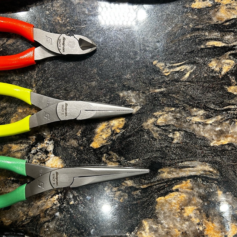 Professional Multi-Color Pliers Set - Picture 2 of 4